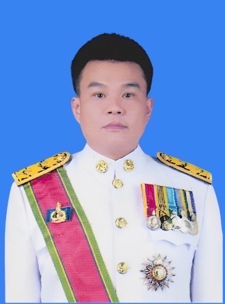 นายวิวัฒน์ จันทร์โอภาส