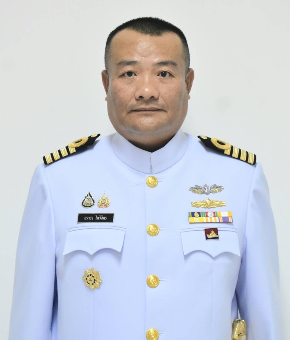 นาวาเอก ธราธร โตวิจิตร