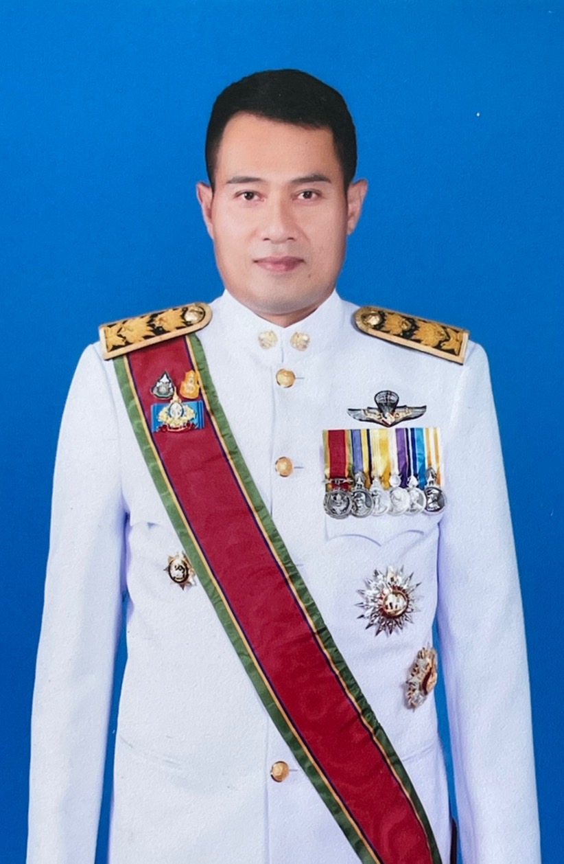 นายยุคล กำเหนิดแขก