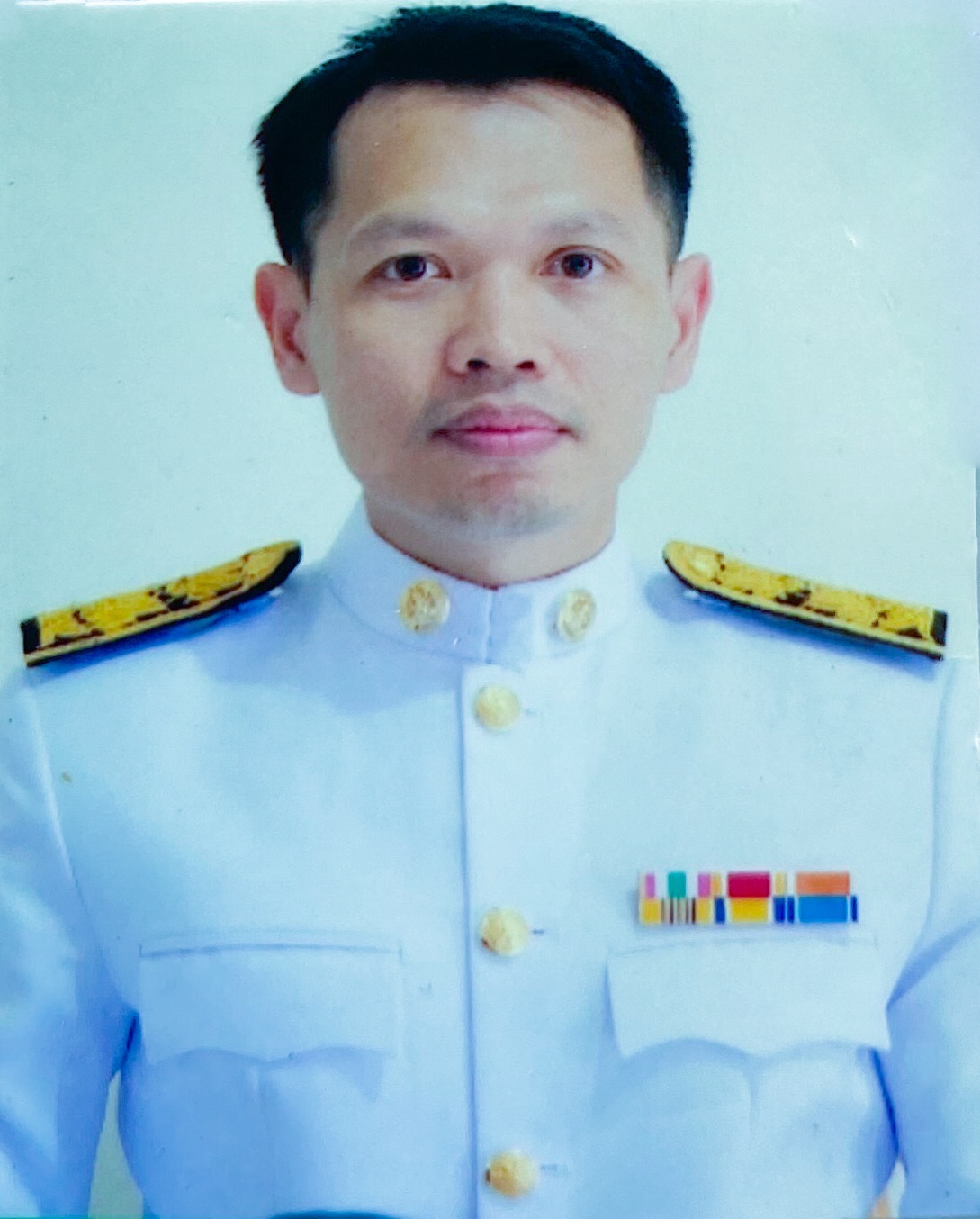 นายชรินทร์ ขาวสุด