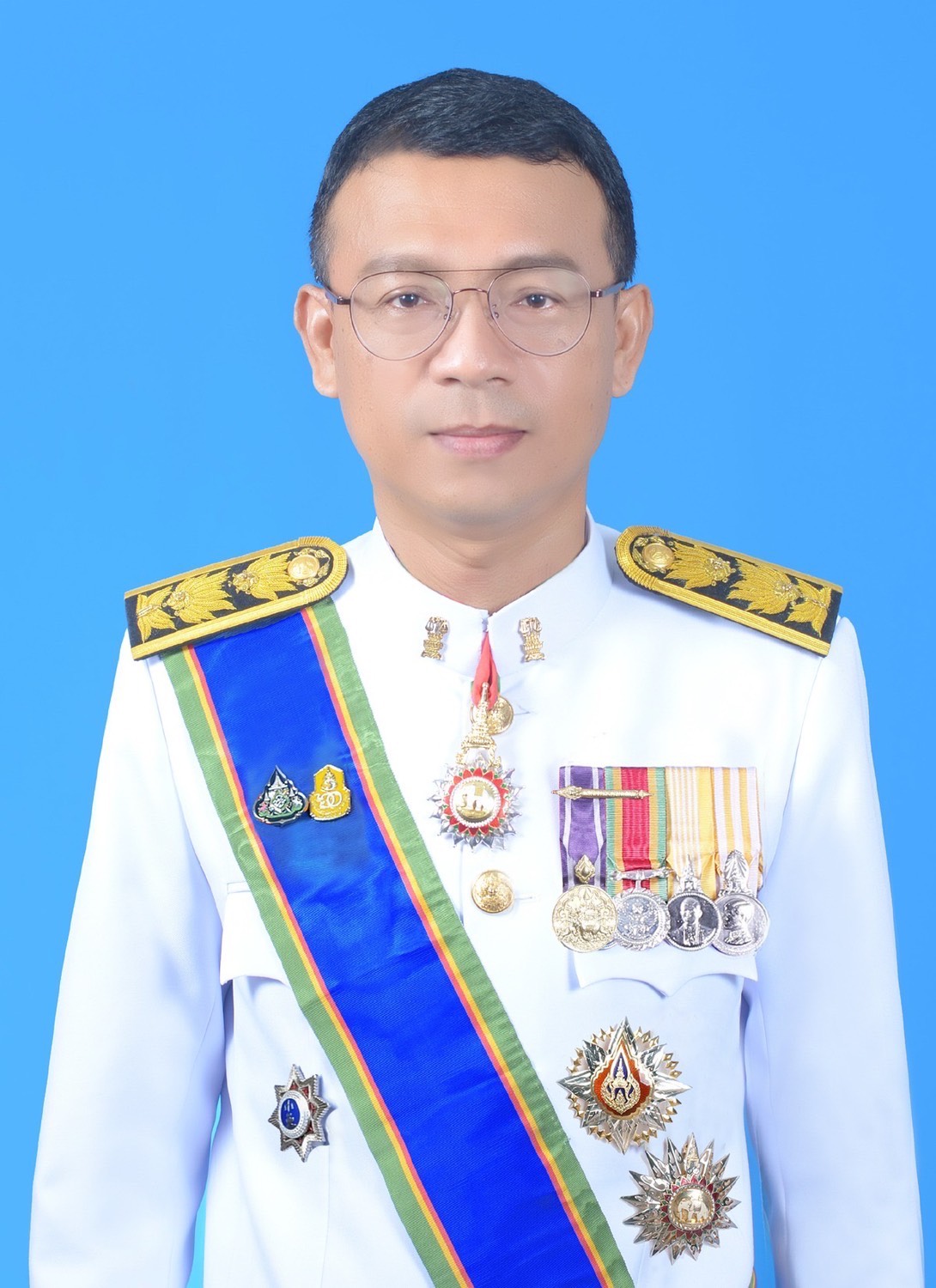 นายธีรเดช  แสงจันทร์