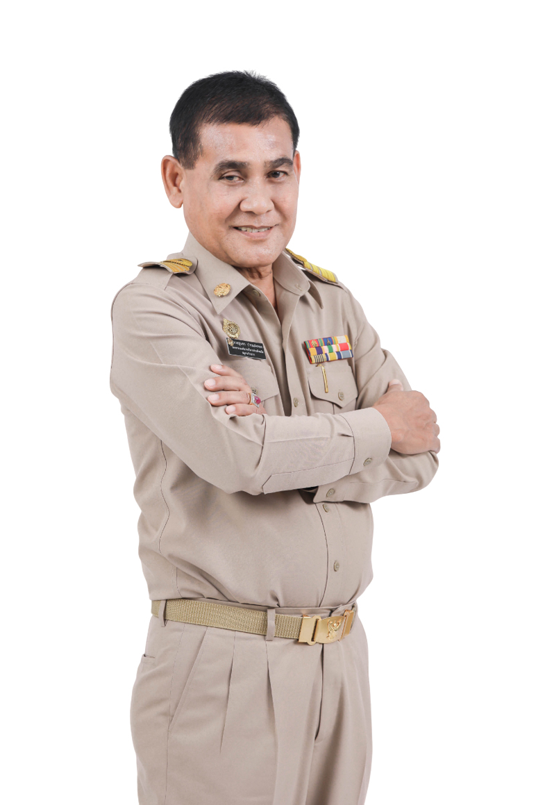 นายสุนทร ปานแสงทอง