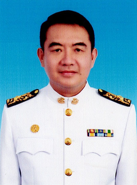 นายธีรพล ชุนเจริญ